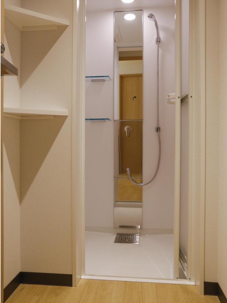 White Hostel Shinsaibashi Осака Экстерьер фото